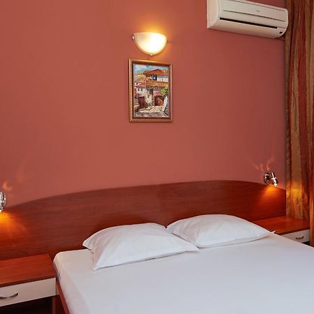 Guesthouse Kirov 拉夫达 外观 照片