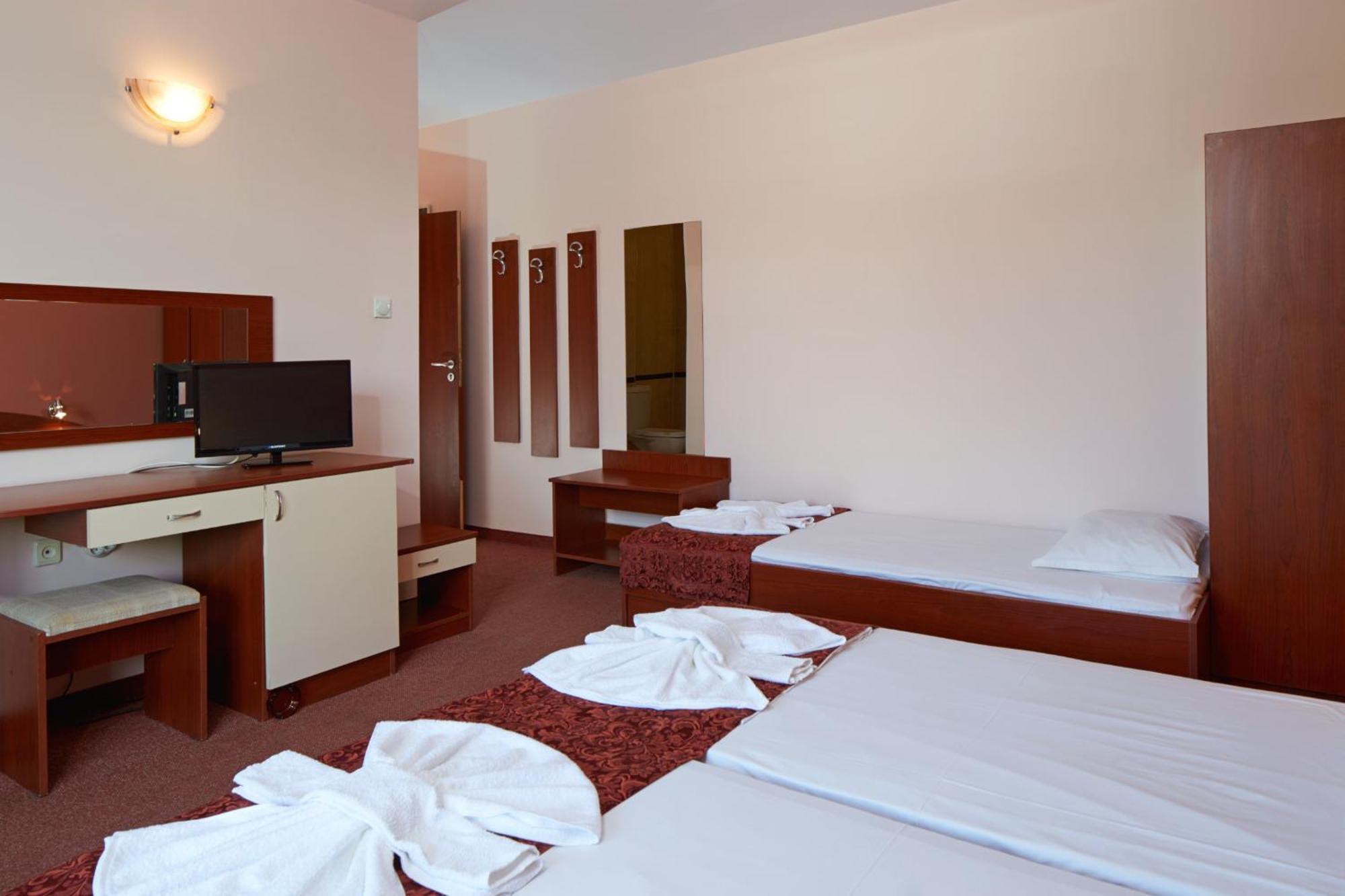 Guesthouse Kirov 拉夫达 外观 照片