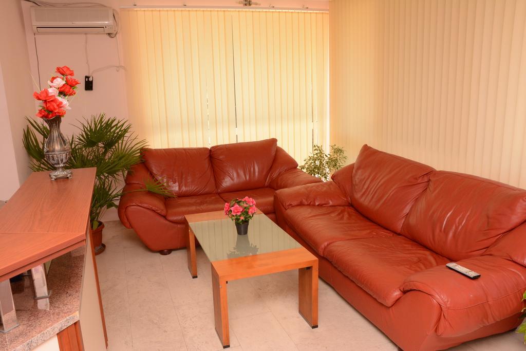 Guesthouse Kirov 拉夫达 外观 照片