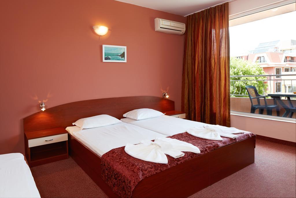 Guesthouse Kirov 拉夫达 外观 照片