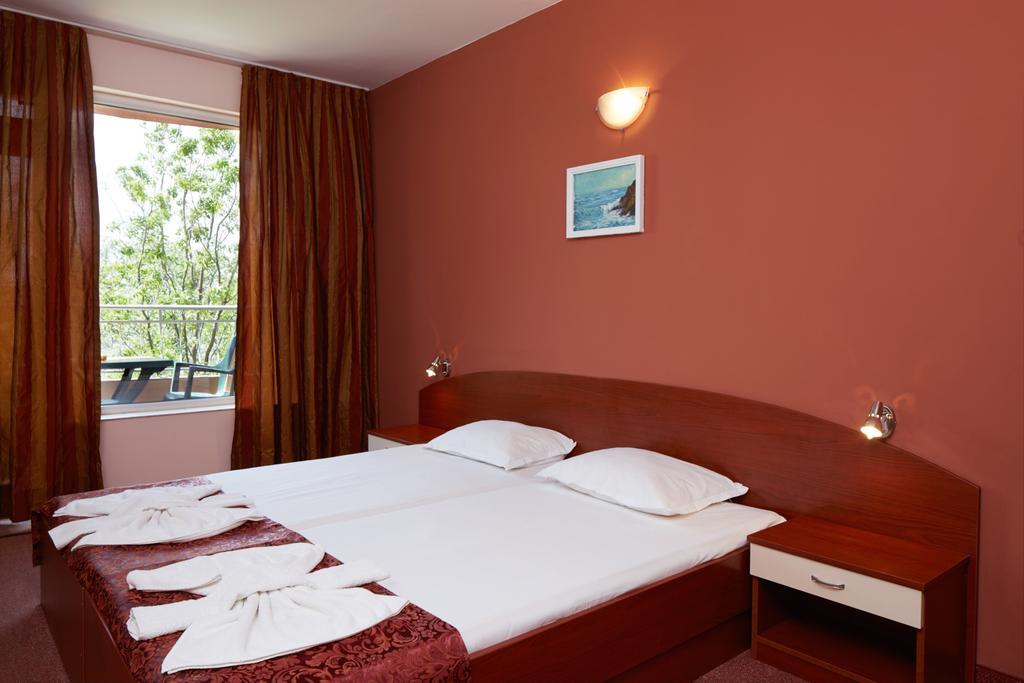 Guesthouse Kirov 拉夫达 外观 照片